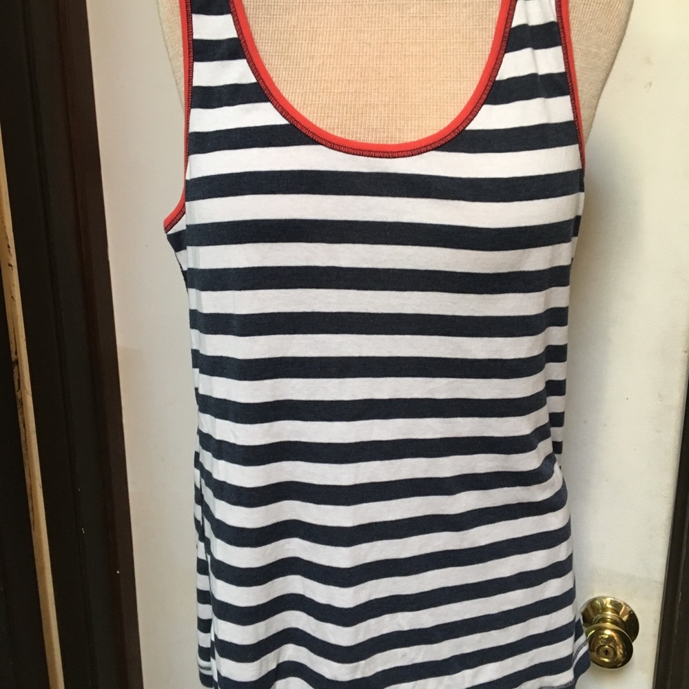 Great 3 Dots tank top, in all American colors!